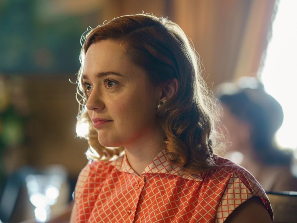 Aimee Lou Wood in Living