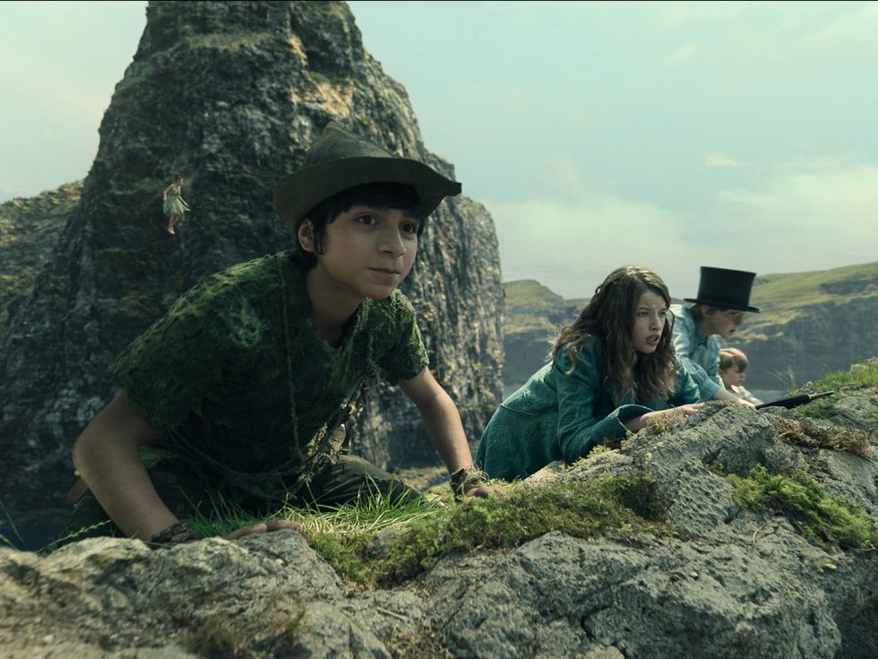 Alexander Molony, Ever Anderson, Joshua Pickering, and Jacobi Jupe in Peter Pan & Wendy