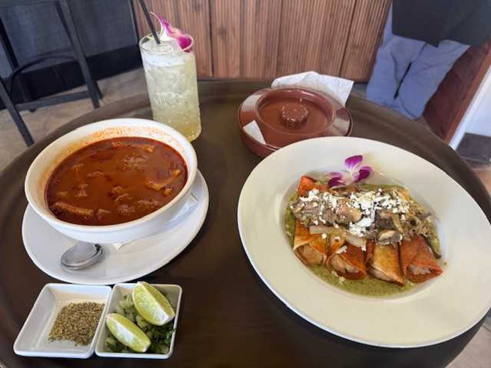Alexander's Cantina Cocina