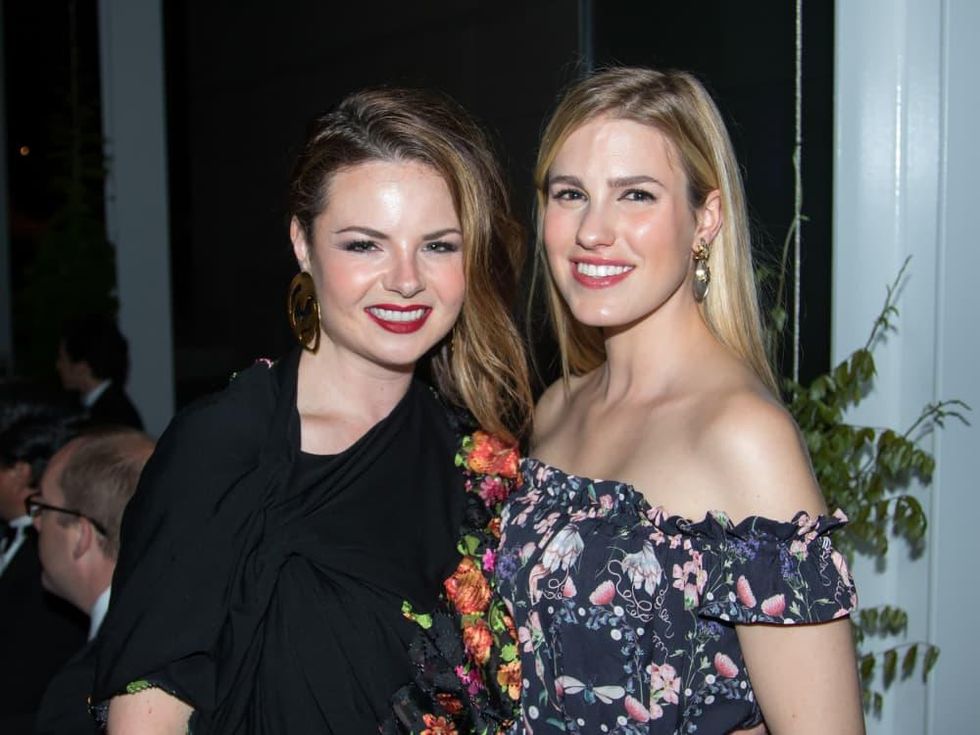 Allison Mitchell, Julia Sands