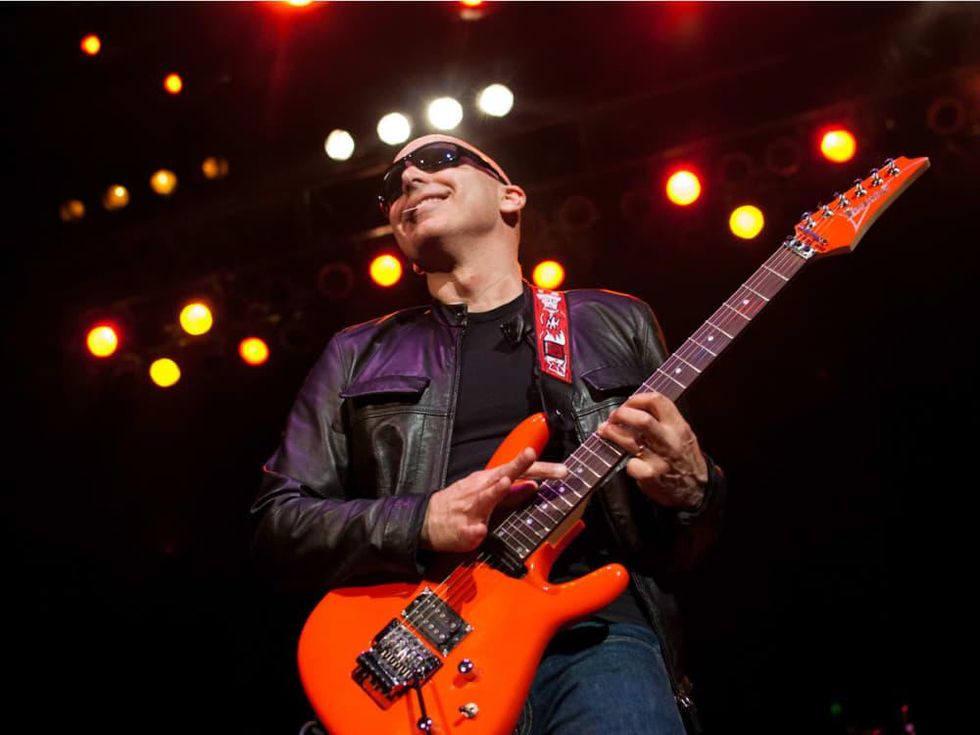 Austin Photo Set: News_Kevin_Fire Relief Concert_Review_Oct 2011_Joe Satriani