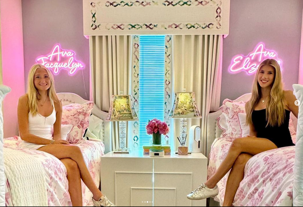 Hunt heiress' lavish SMU dorm room decor quickly goes viral ...