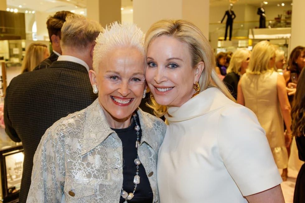 Barbara Daseke, Kim Hext