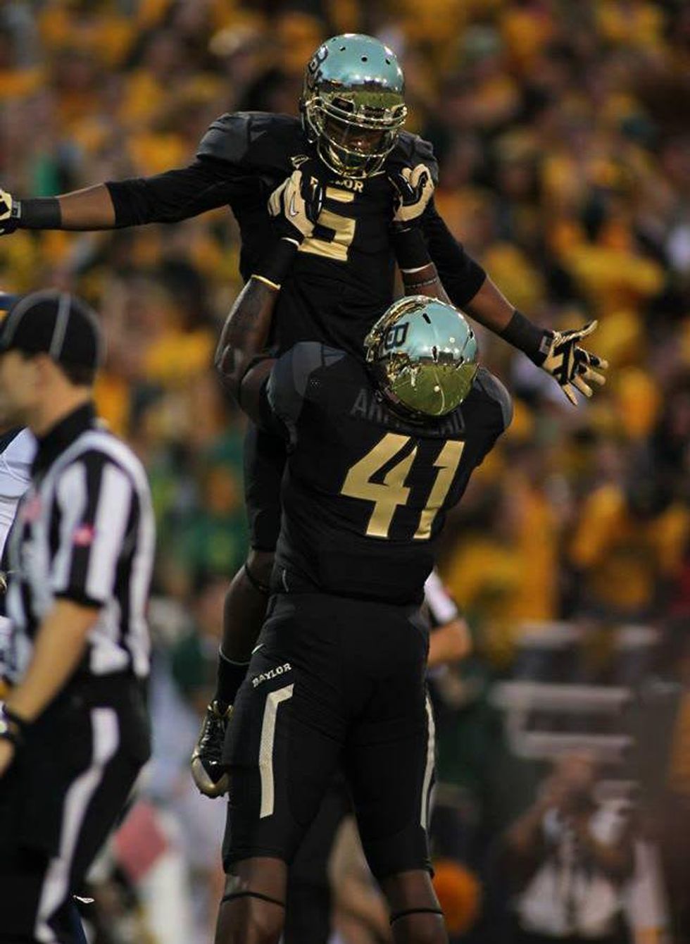 Baylor football players celebrate touchdown