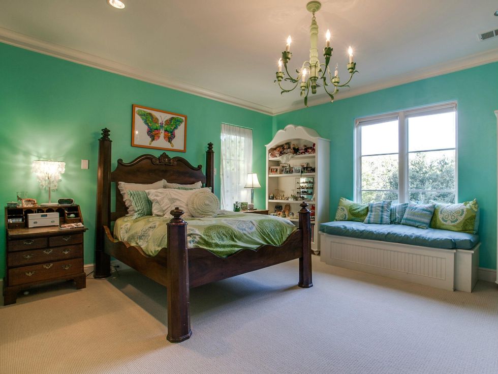 Bedroom at 6810 Turtle Creek in Dallas