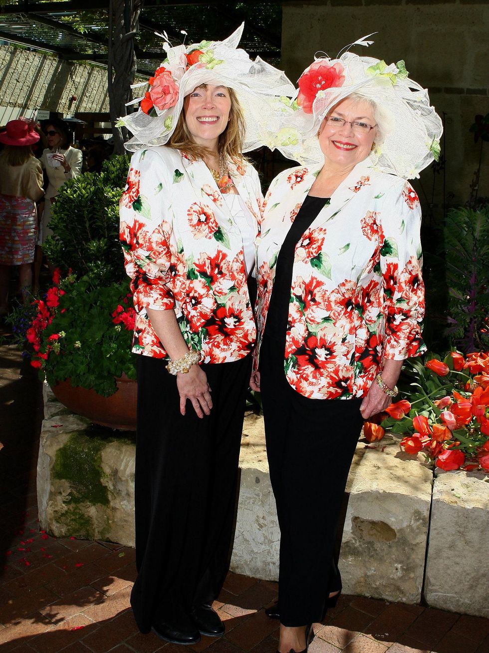 Sky-high hats captivate crowd at 25th annual Mad Hatter's Tea ...