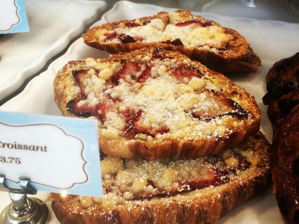 Bisous Bisous fruit croissant