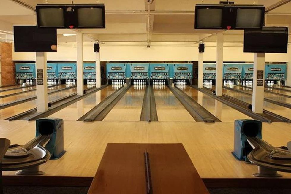 Bowlounge in Design District