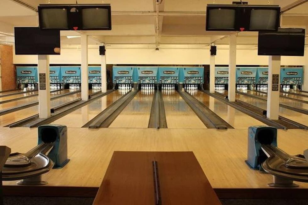 Bowlounge in Design District