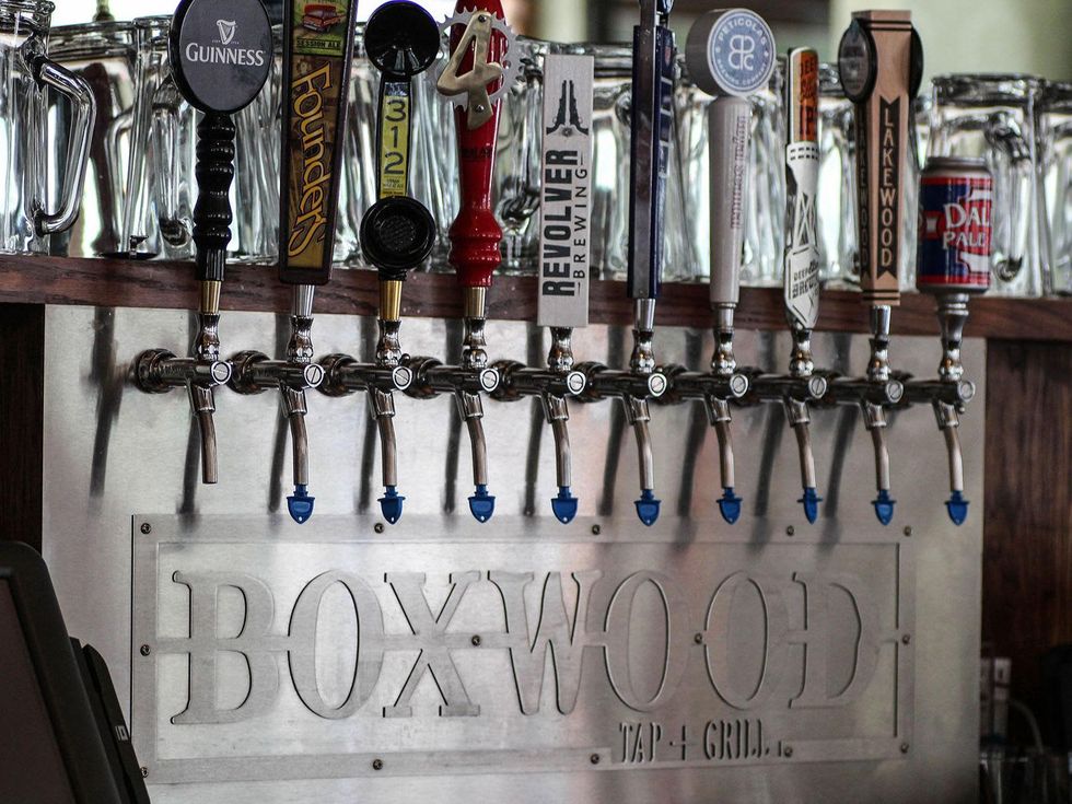 Boxwood Tap+Grill in Dallas
