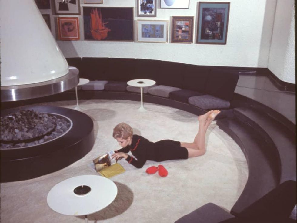 Braniff Airlines hostess passion pit