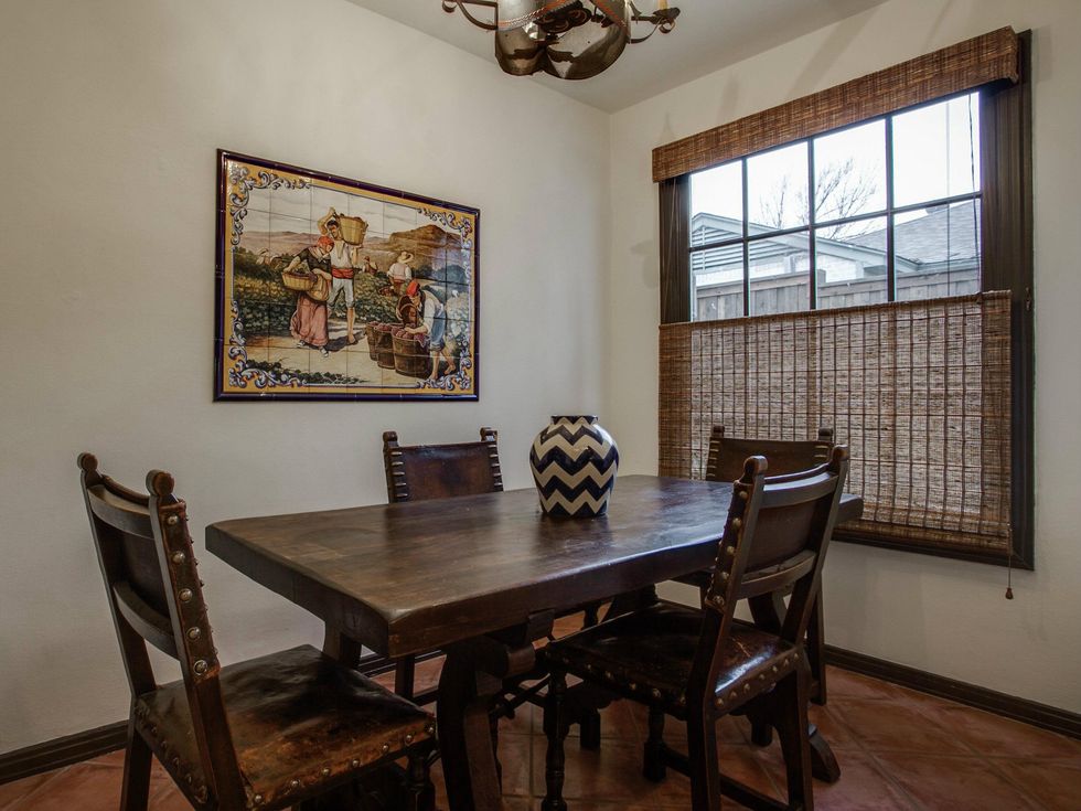 Breakfast nook at 5338 Ellsworth Ave in Dallas
