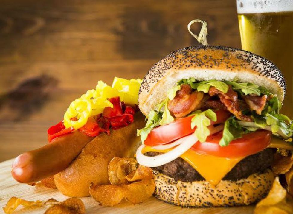 Burger, Samson's Hot dogs