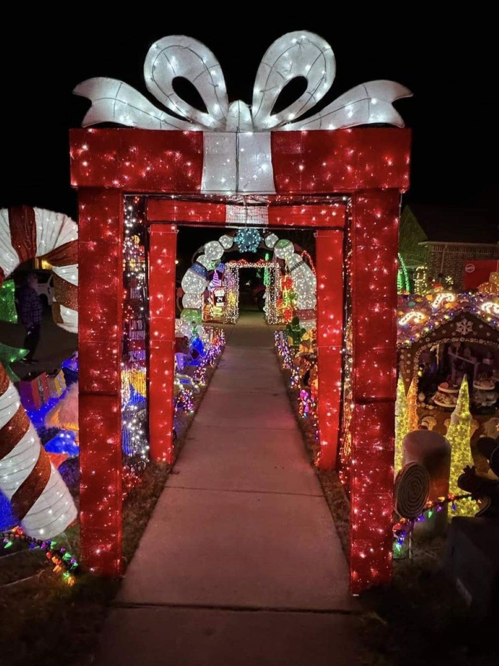 Burkman Holiday Home, Christmas lights