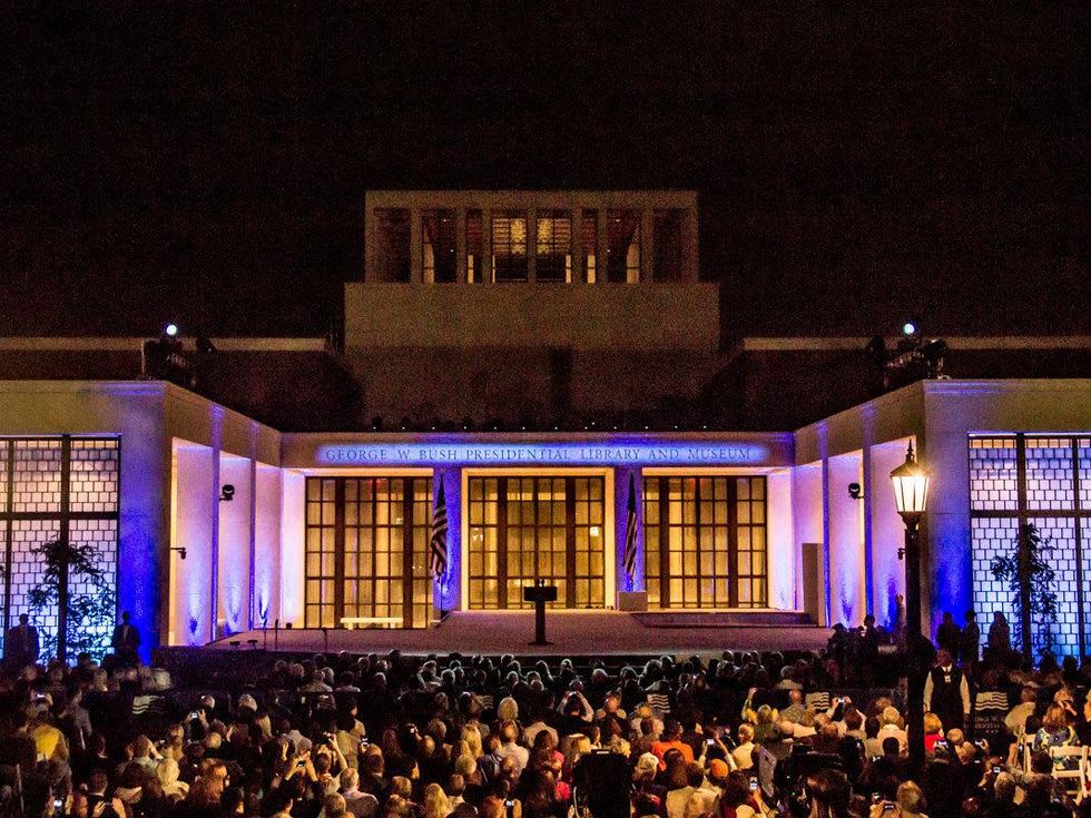 Bush Presidential Center, freedom lighting, crowd