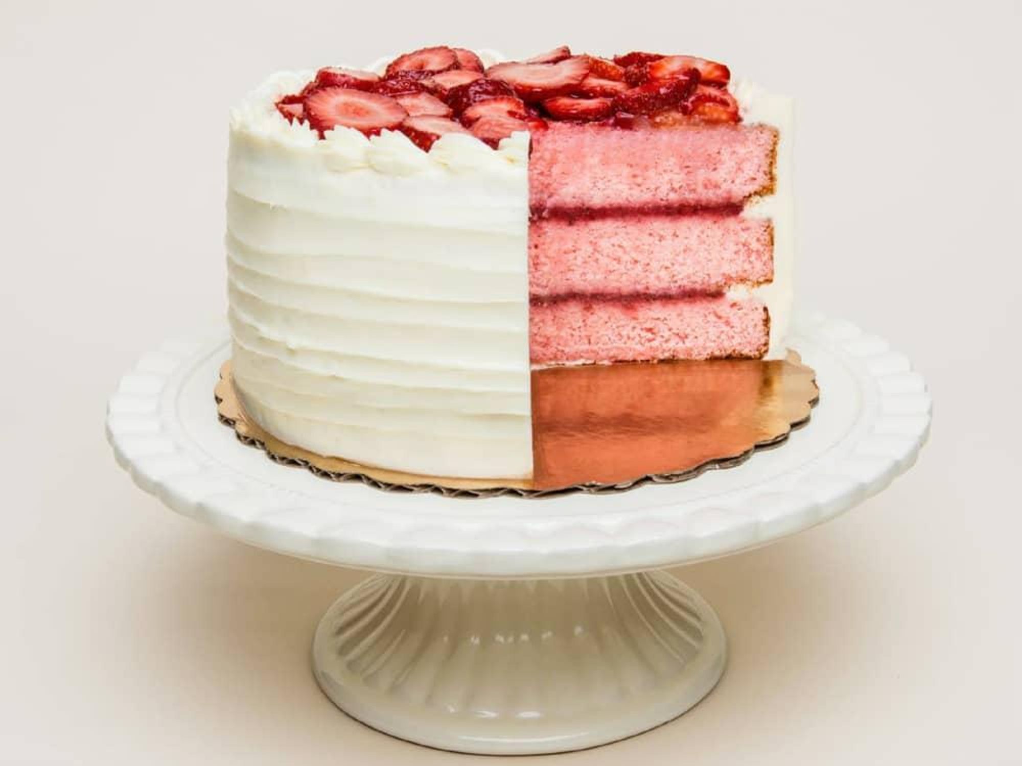 Cake Bar strawberry cake