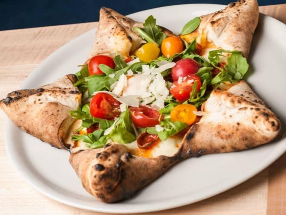 Cane Rosso plays Dallas Cowboys theme to hilt in new Frisco pizzeria