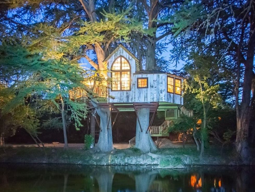 Chapelle Treehouse Utopia