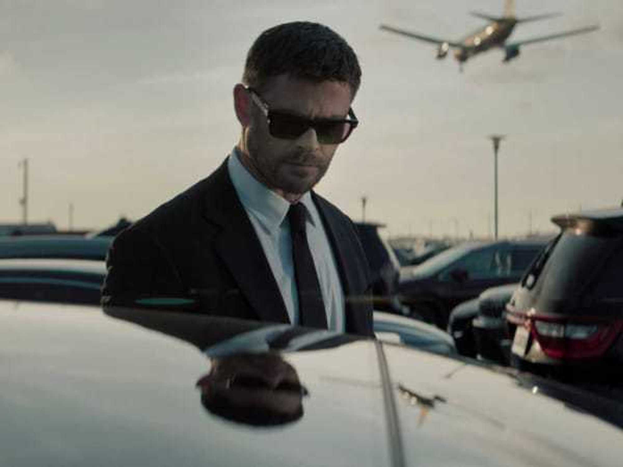 Chris Hemsworth in Crime 101