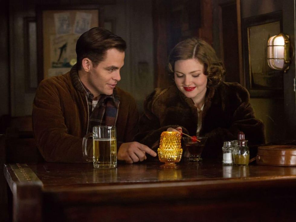 Chris Pine and Holliday Grainger in The Finest Hours