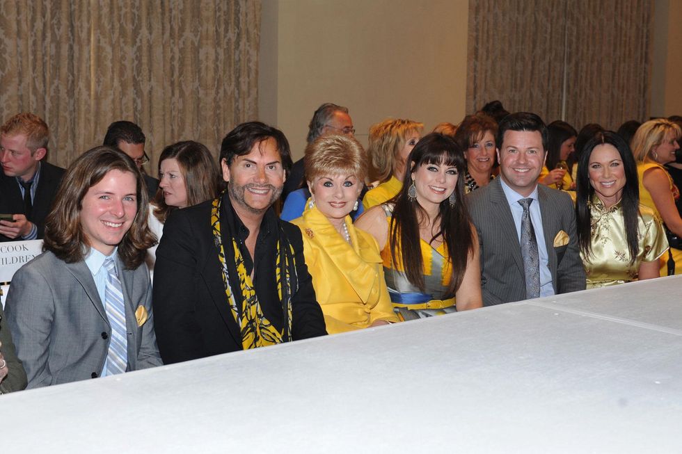 Christopher Wright, Steve Kemble, Dee Simmons, D'Andra Simmons, Ron Corning, LeeAnne Locken