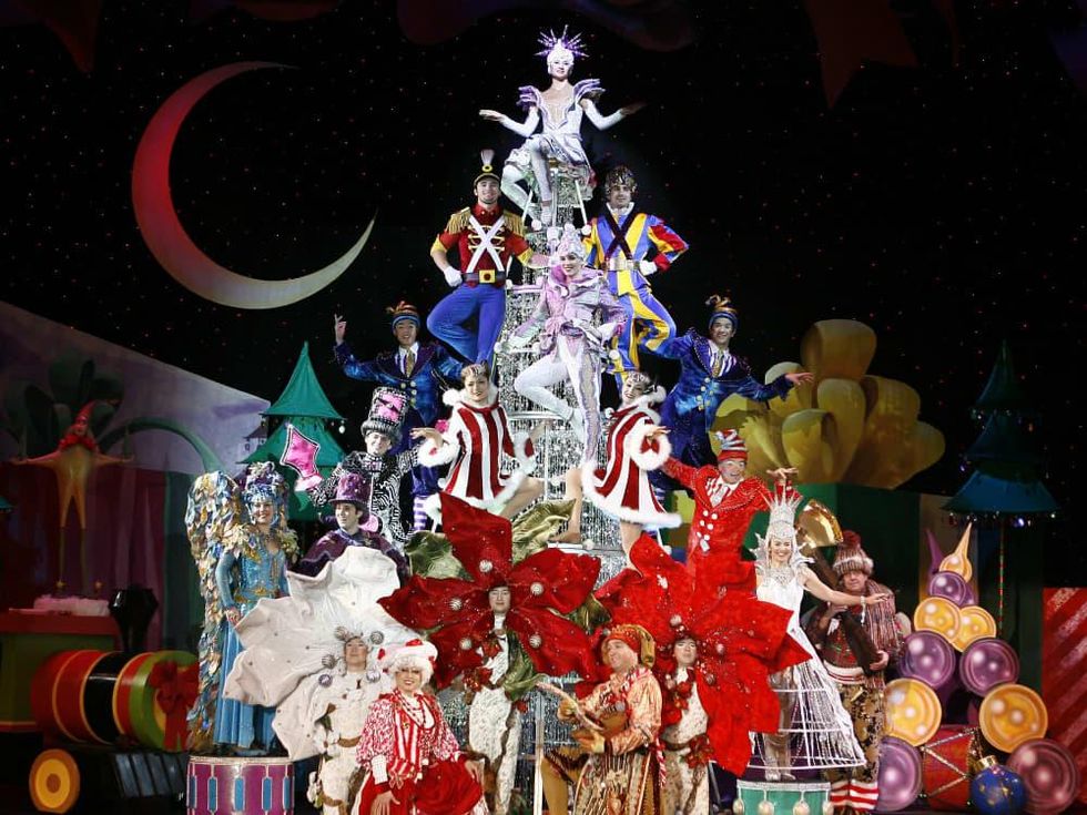 Cirque Dreams Holidaze