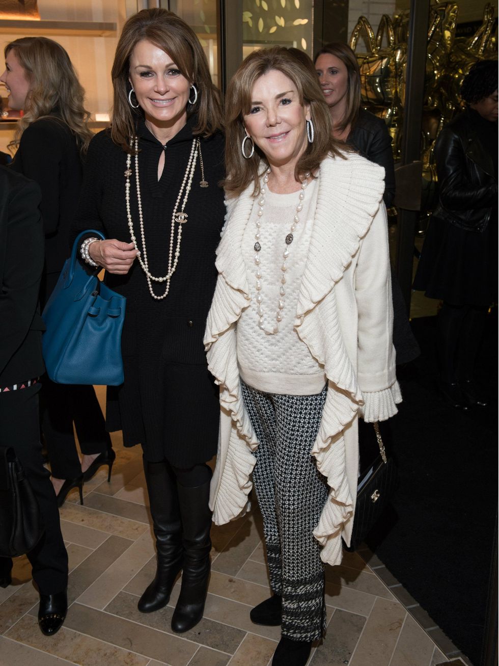 Claire Emanuelson, Muffin Lemak, Mulberry Opening