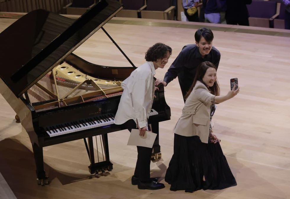 Cliburn Competition, selfie