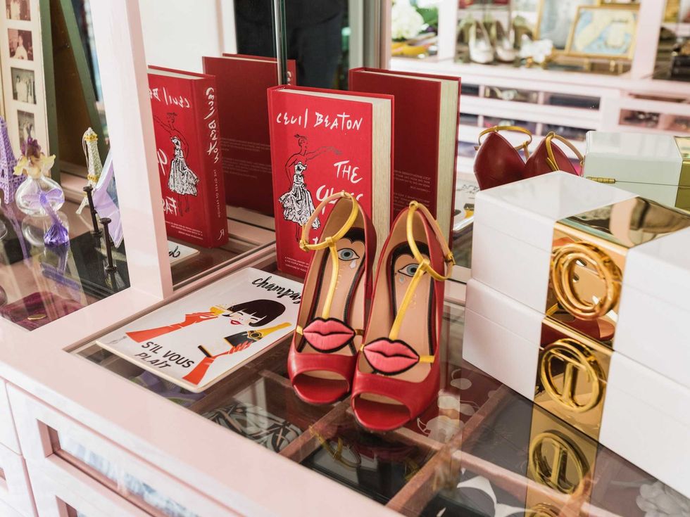 Cluttercore home design trend