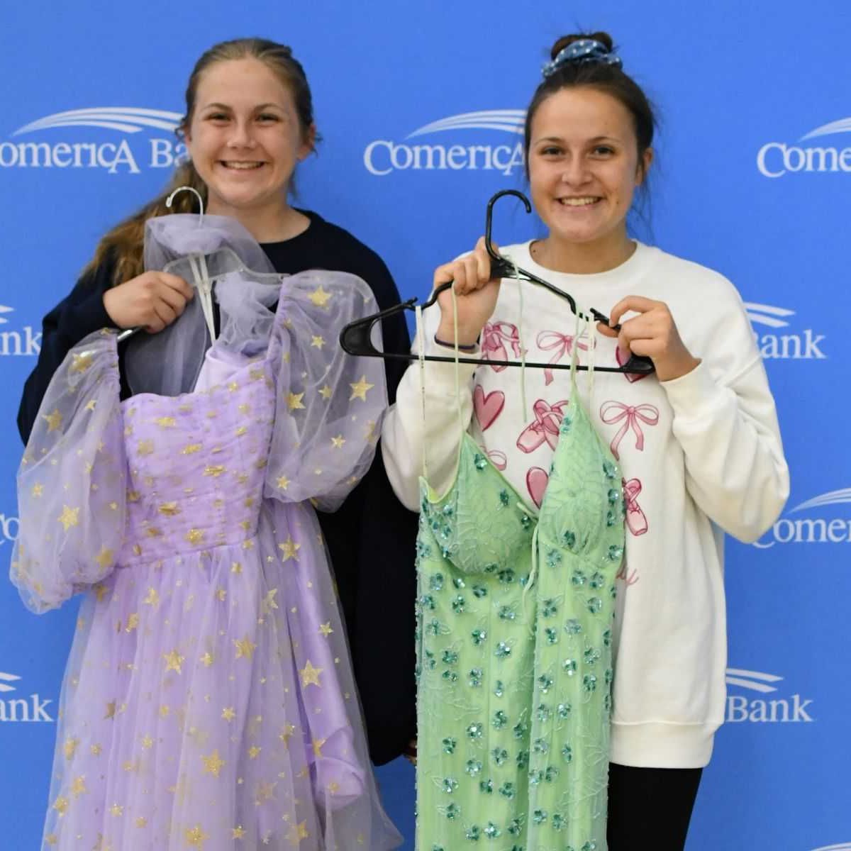 prom dress donation cincinnati Cincinnati organizations to offer free prom dresses to students in need https://www.fox19.com/2026/03/12/cincinnati-organizations-offer-free-prom- dresses-students-need/