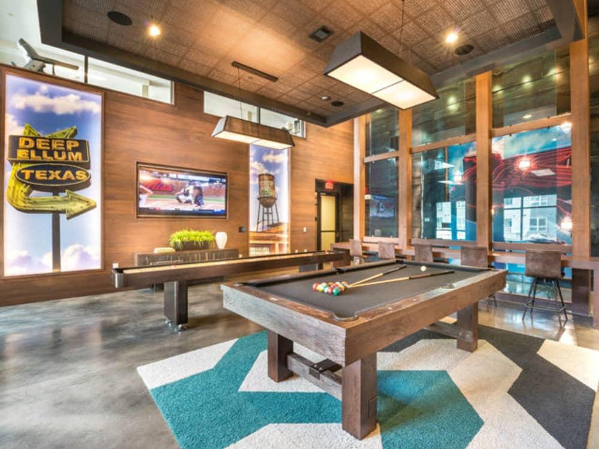 Common space at Elan City Lights apartments in Dallas