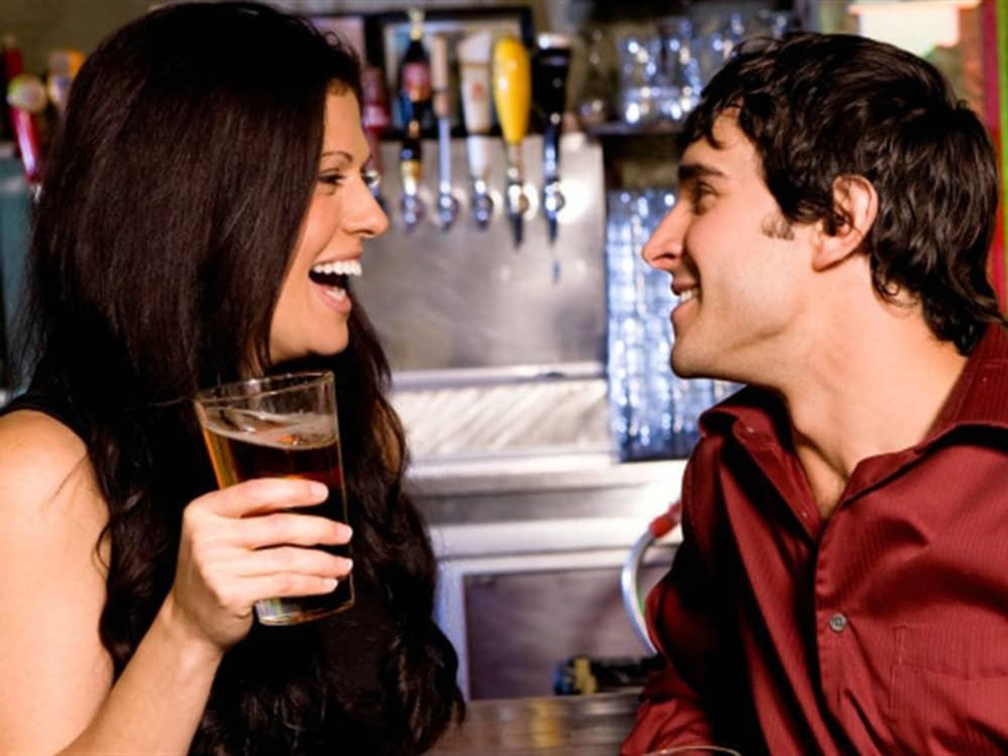 https://dallas.culturemap.com/media-library/couple-on-a-date-drinking-beer.jpg?id=31657873&width=2000&height=1500&quality=85&coordinates=0%2C0%2C0%2C0