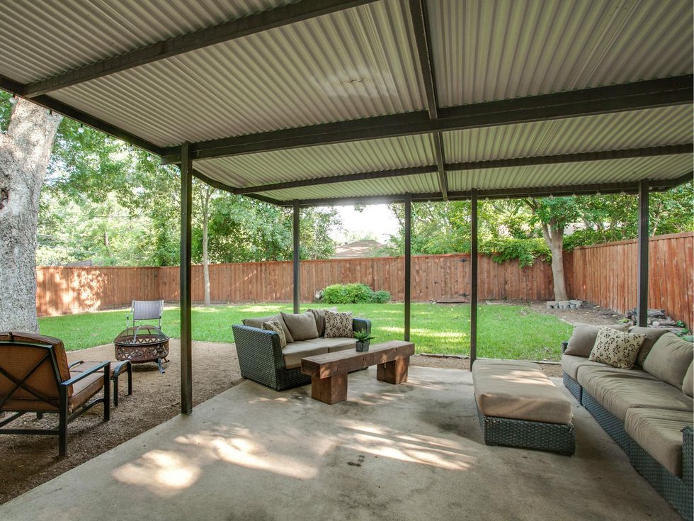 Covered patio at 881 Berkinshire Dr. in Dallas