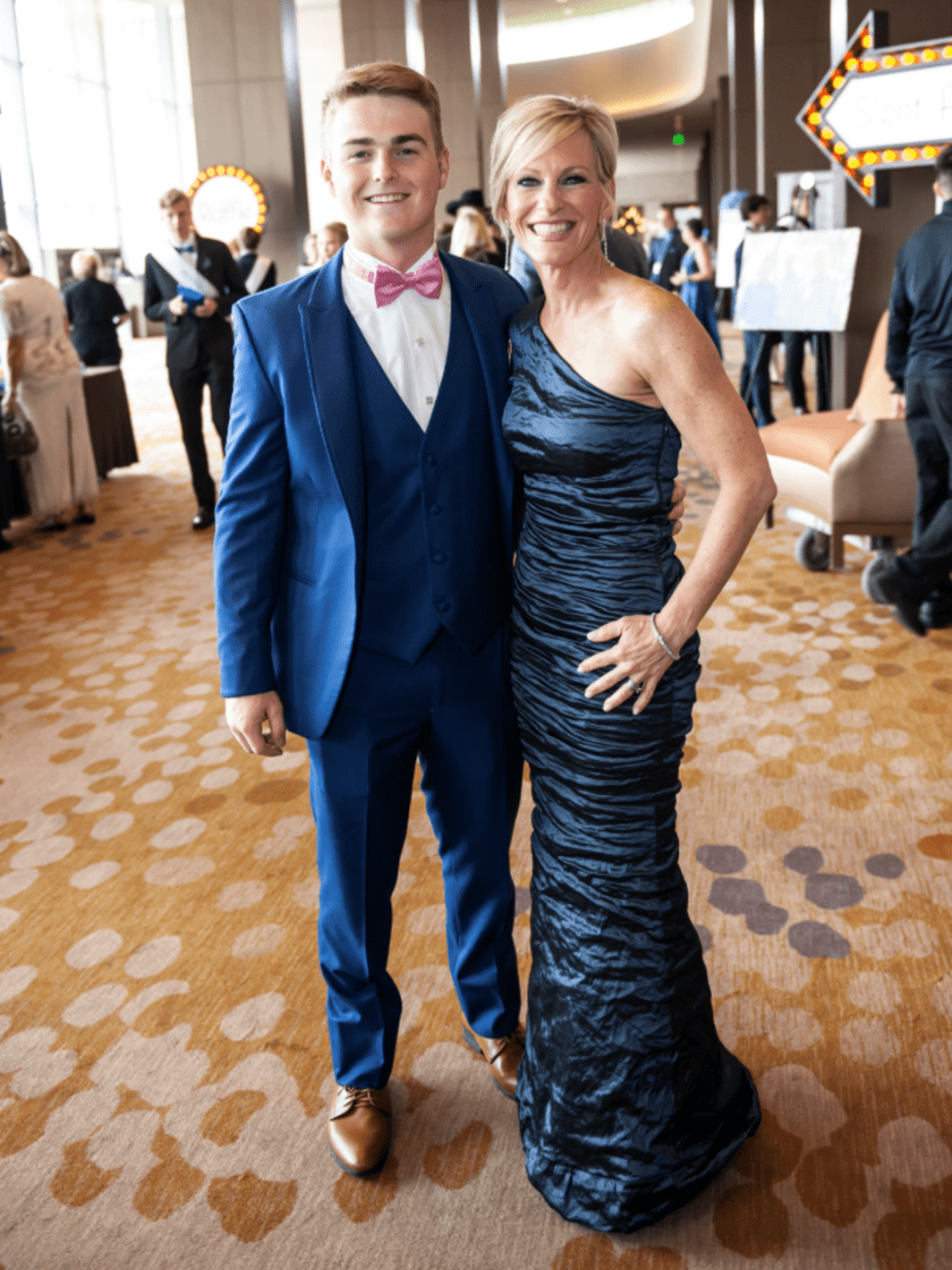 Curtis Moore, Kathy Moore