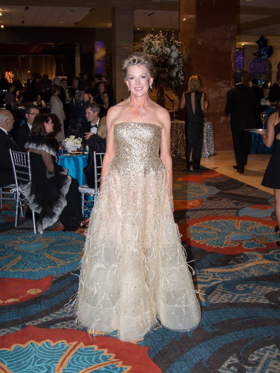 Cynthia Miller in Oscar Da La Renta