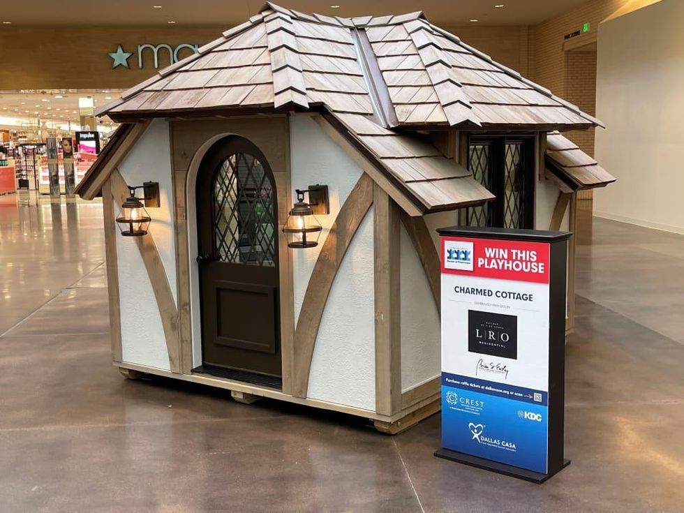 Dallas CASA Parade of Playhouses