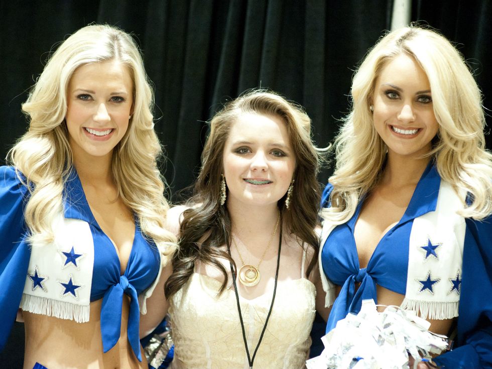 Dallas Cowboys Cheerleader Holly Arielle, Summer Evans, Dallas Cowboys Cheerleader Ashley Nicole