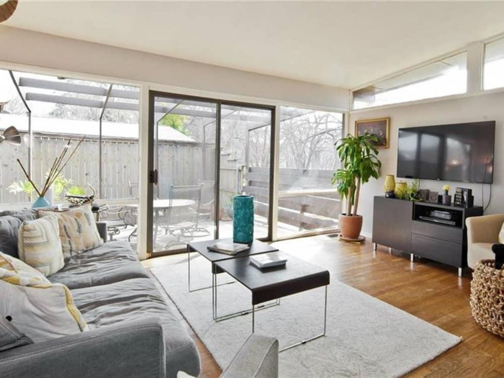 Dallas home, home for sale, 2005 Saint Francis Avenue, living room