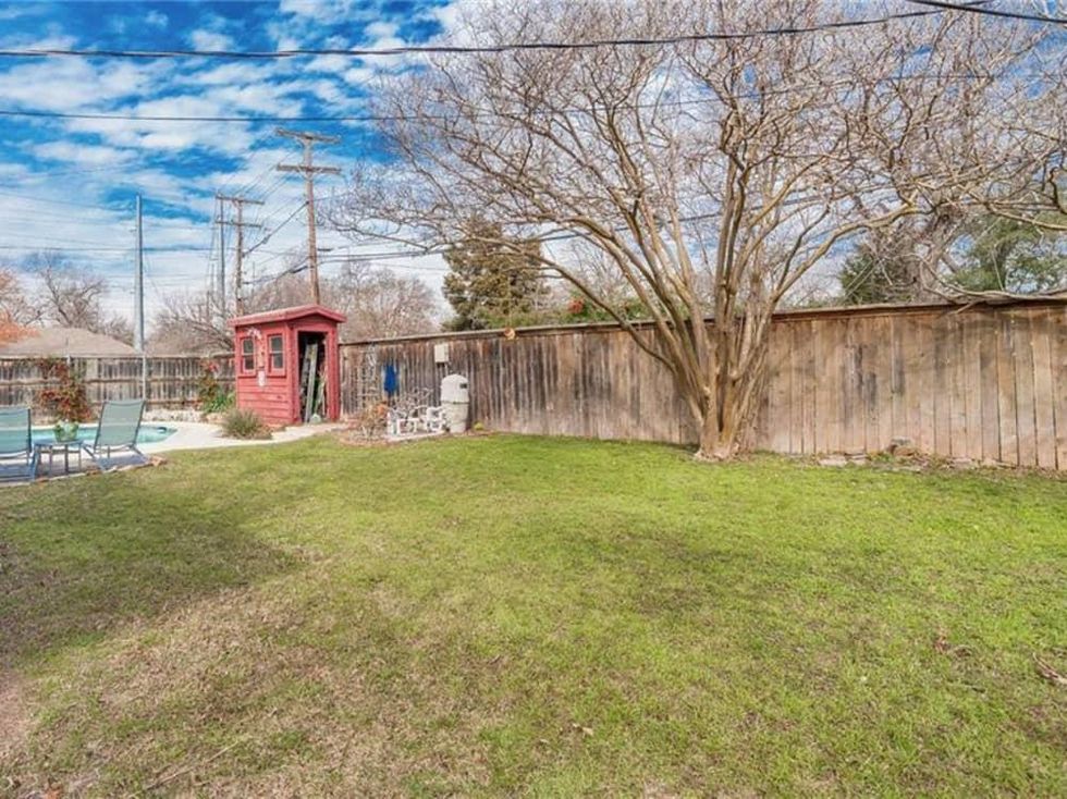 dallas home, home for sale, backyard, 2005 Saint Francis Avenue