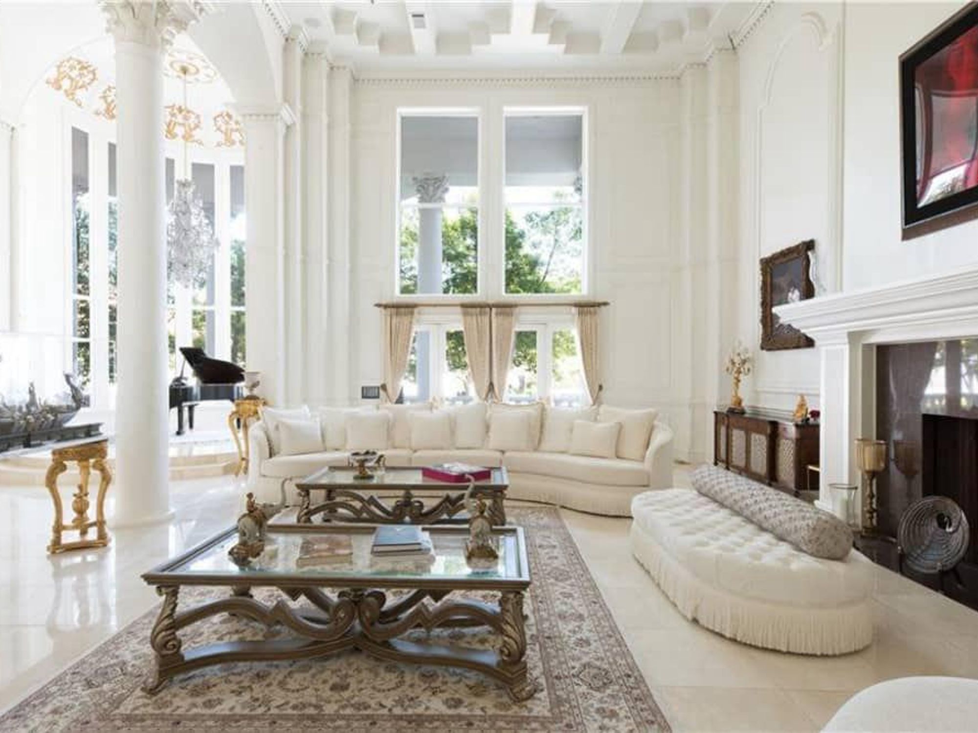 Dallas palace for sale, 9006 Douglas Ave.