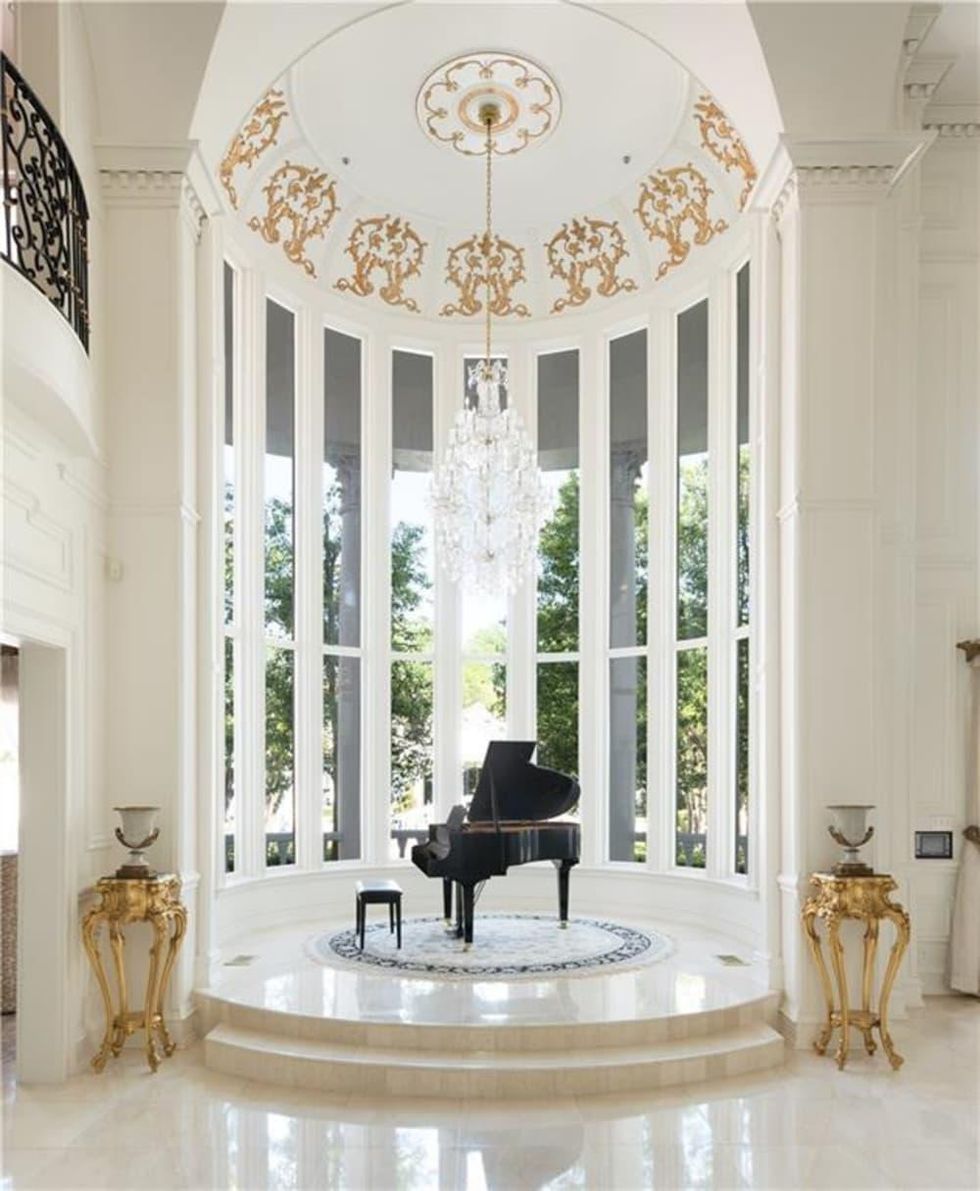 Dallas palace for sale, 9006 Douglas Ave.