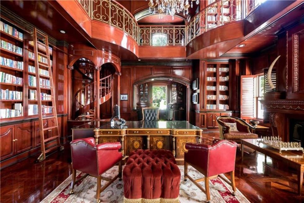 Dallas palace for sale, 9006 Douglas Ave.