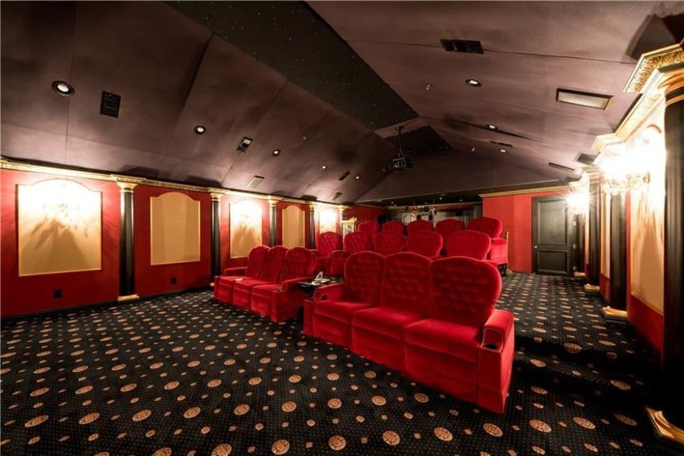 Dallas palace for sale, 9006 Douglas Ave.