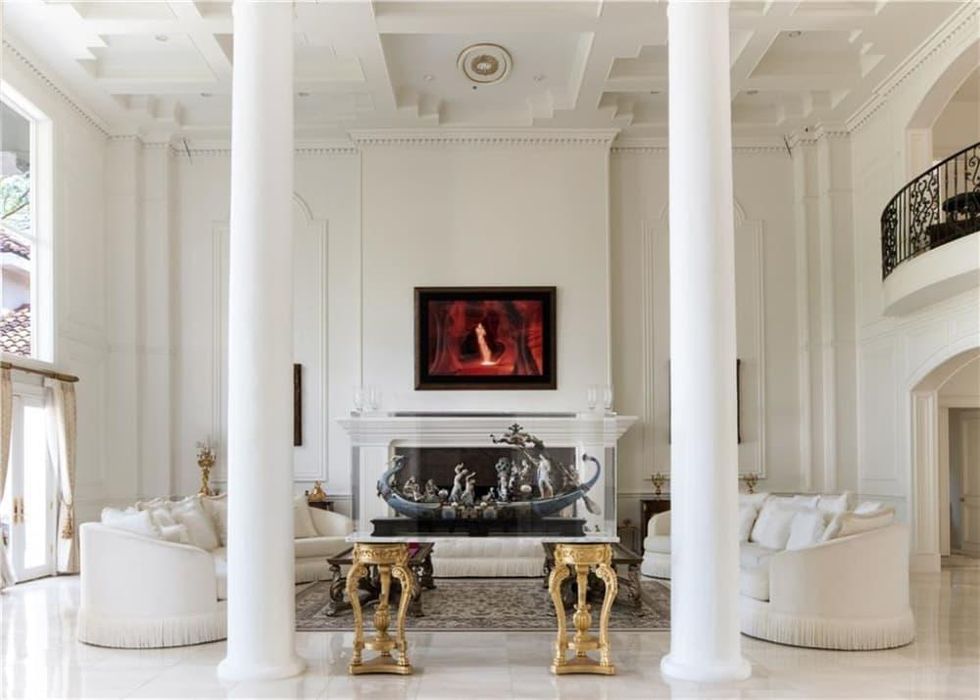 Dallas palace for sale, 9006 Douglas Ave.