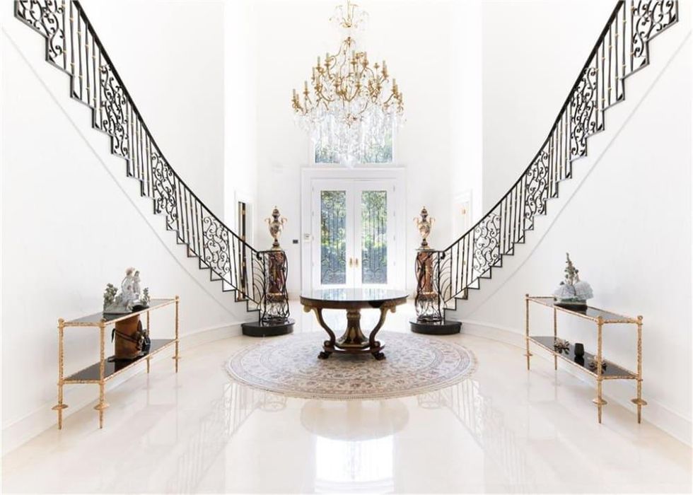 Dallas palace for sale, 9006 Douglas Ave.