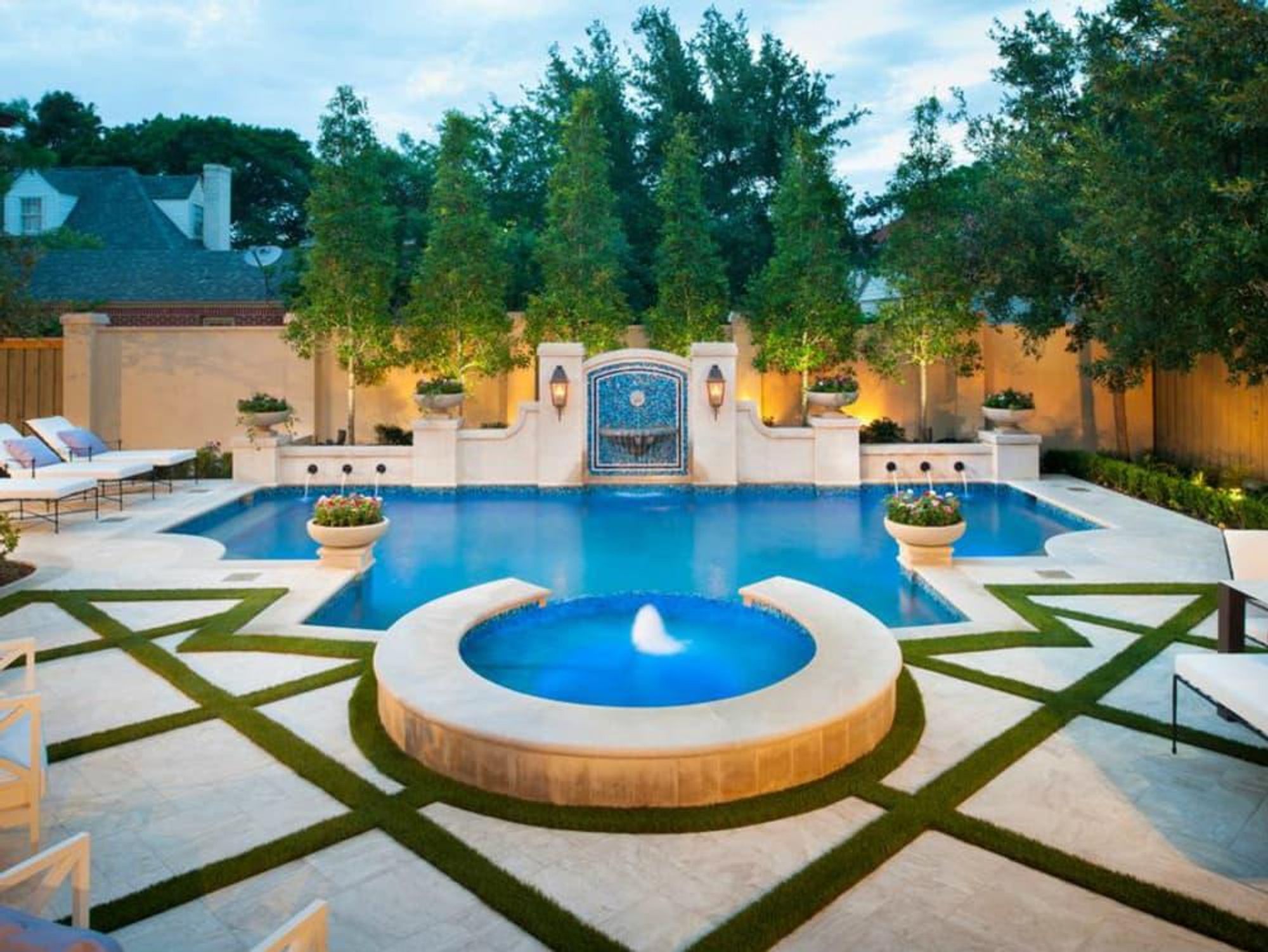 Dallas pool designed by Pool Environments Inc.