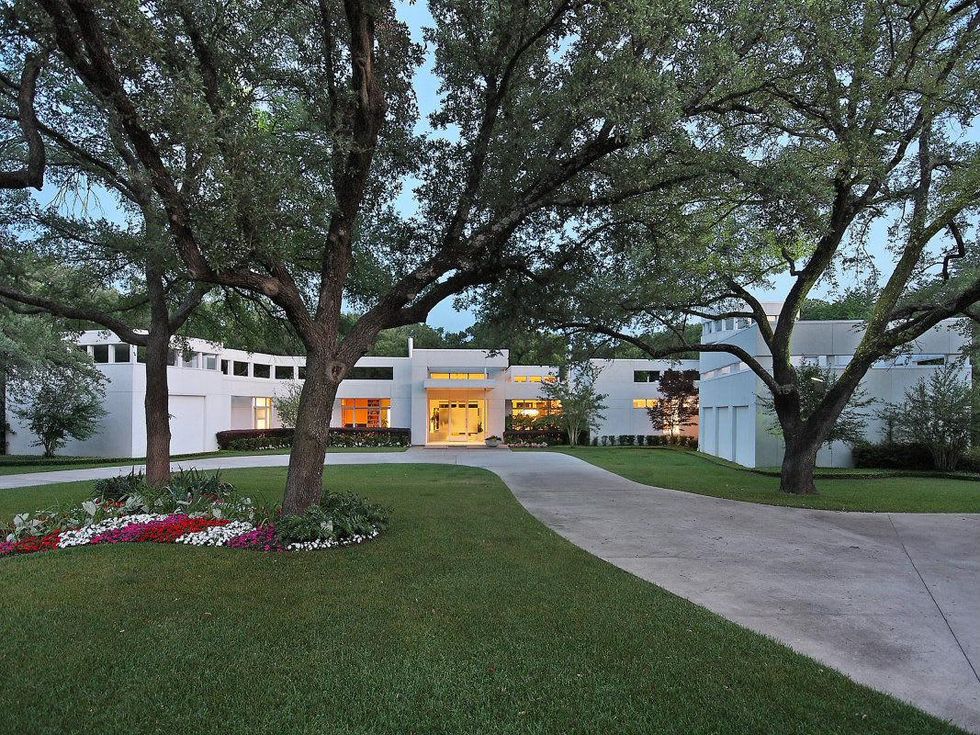 Dallas, TNT, 4130 Cochran Chapel