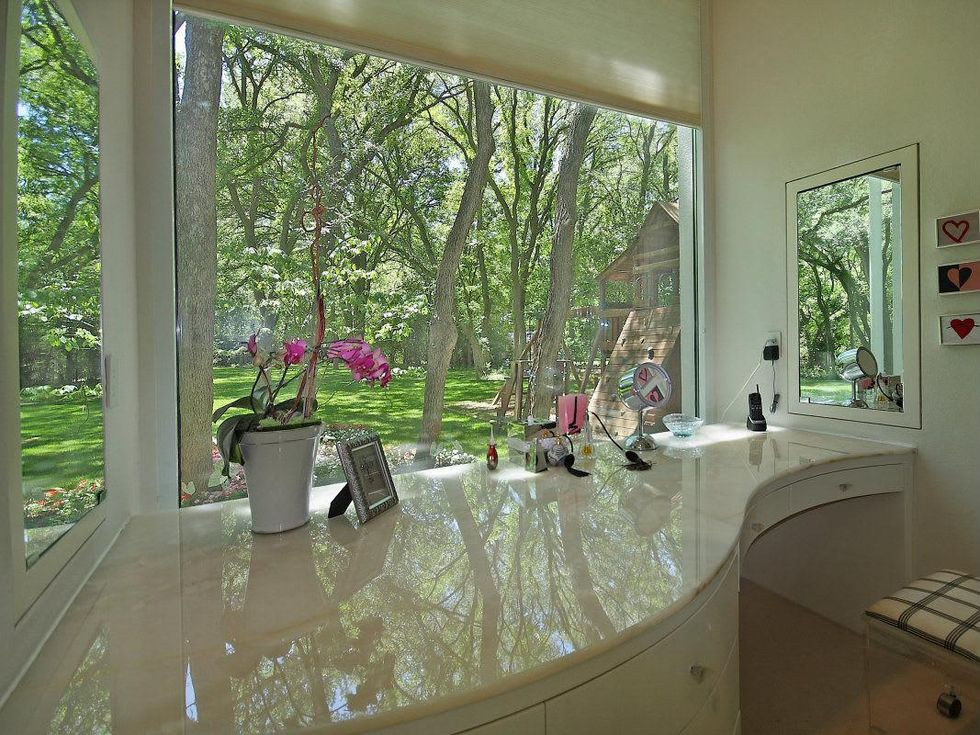 Dallas, TNT, 4130 Cochran Chapel