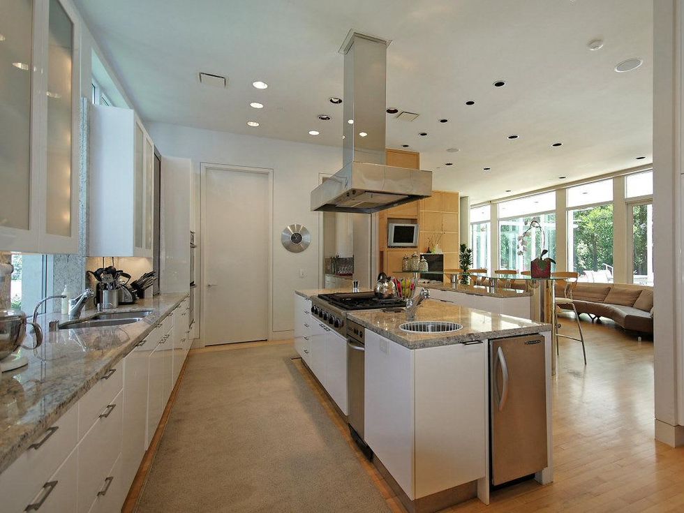 Dallas, TNT, 4130 Cochran Chapel