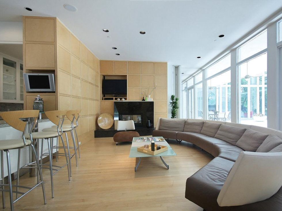 Dallas, TNT, 4130 Cochran Chapel